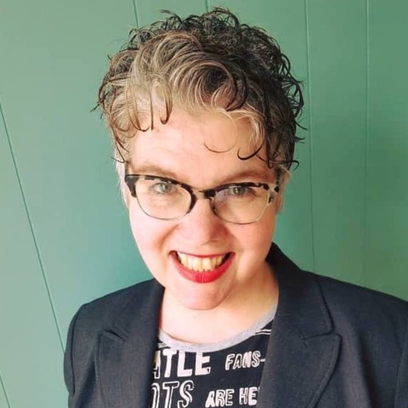 Meet your Posher, Sandy - Picture 1 of 1